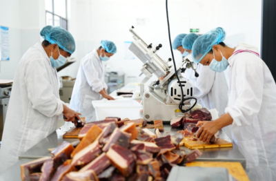 來自遠山的味道拼多多助農車間&ldquo;攜手&rdquo;諾鄧火腿產業(yè)升級